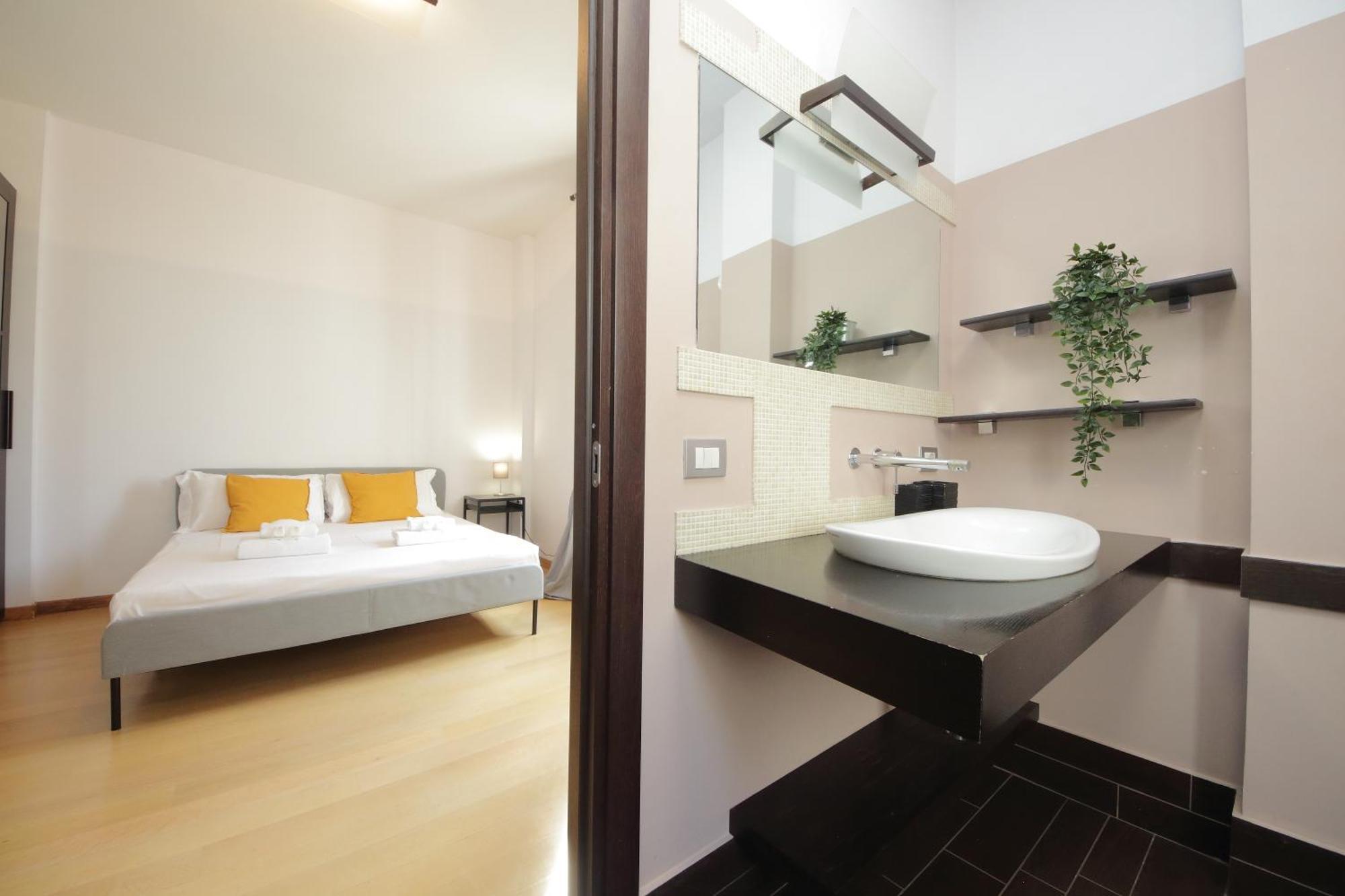 Cozy And Comfy Apartment In Piramide Metro Stop Рим Екстериор снимка
