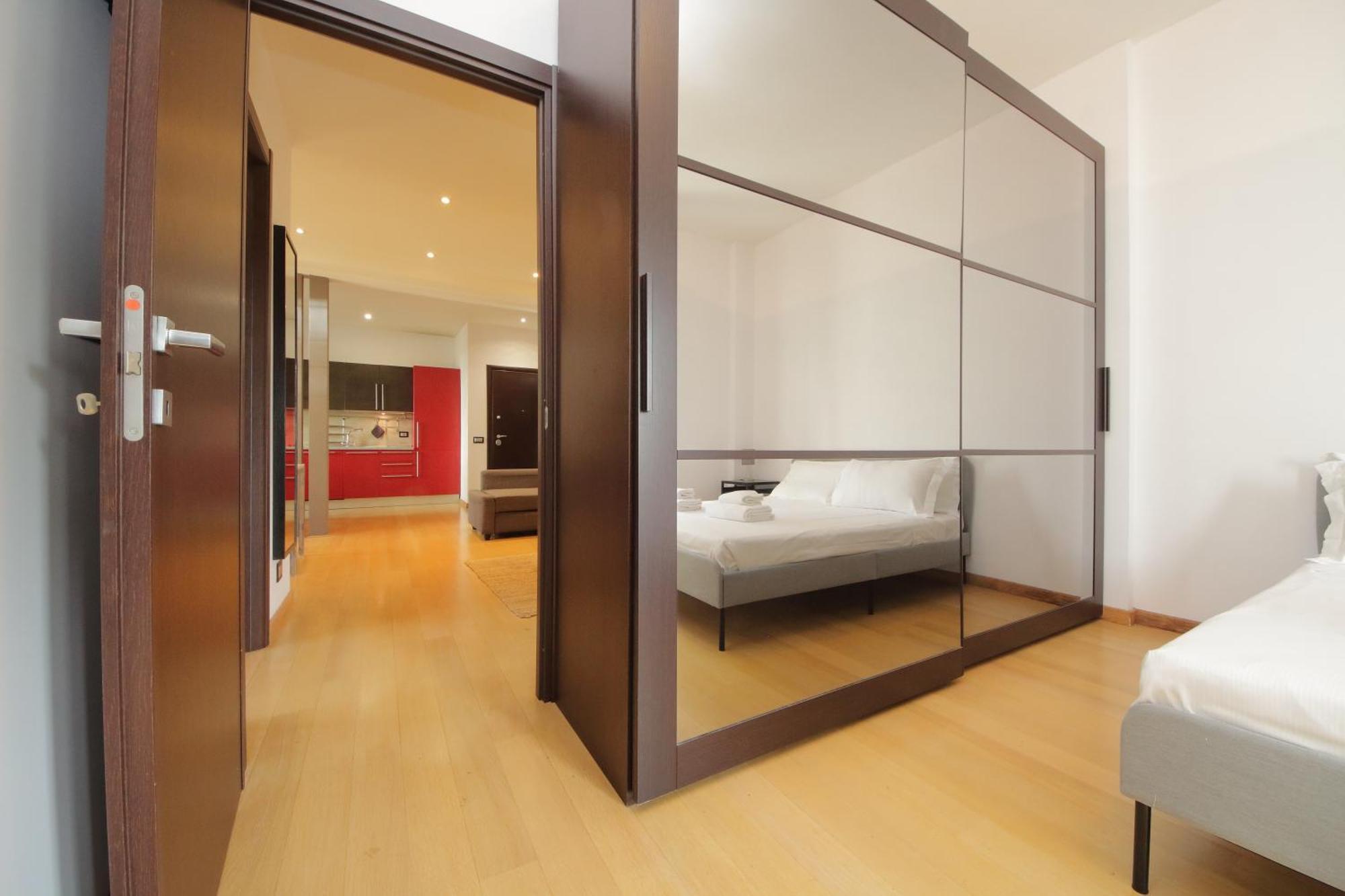 Cozy And Comfy Apartment In Piramide Metro Stop Рим Екстериор снимка
