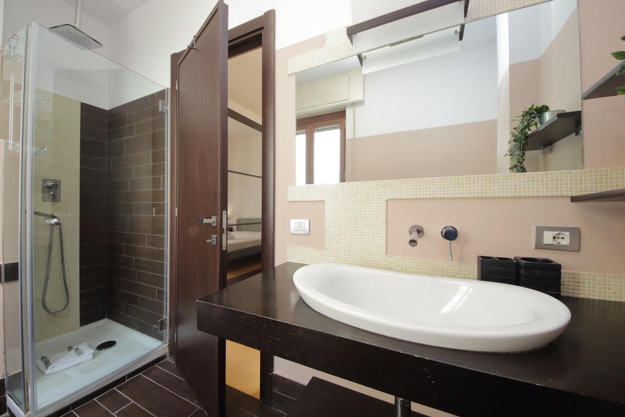 Cozy And Comfy Apartment In Piramide Metro Stop Рим Екстериор снимка